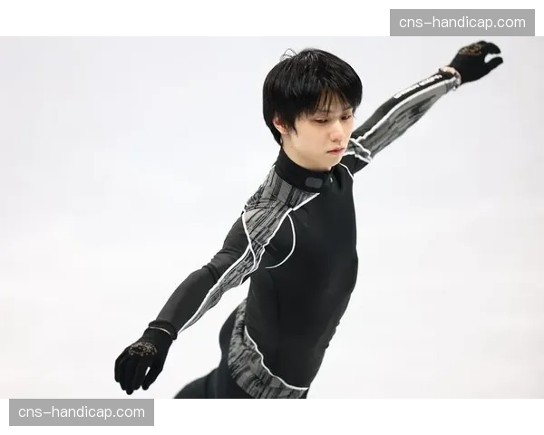 特写：时隔四年，羽生结弦重返世锦赛赛场的赛前训练