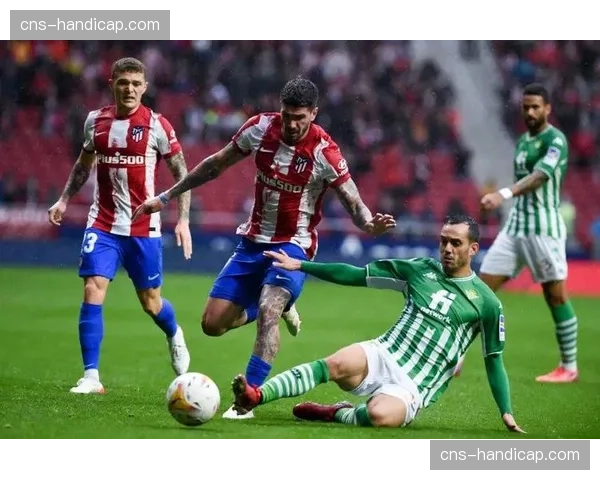 马竞对阵贝蒂斯，科克第70分钟因转换中战术犯规领到黄牌