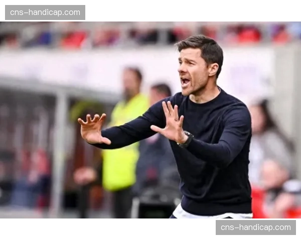 独家专访勒沃库森主帅阿隆索：谈论赛季不败与未来规划。